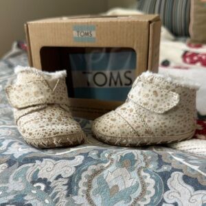 TOMS Infant Leopard-Print Cream Moccasin Booties